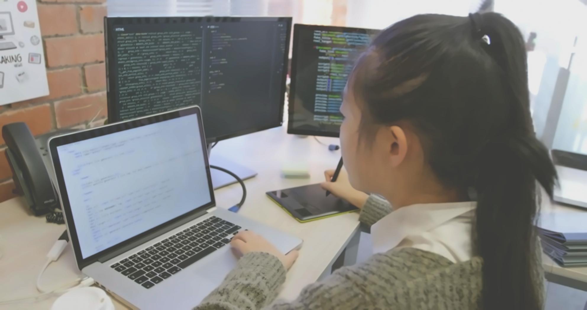 Mobile app testing workspace showing multiple devices and debugging tools